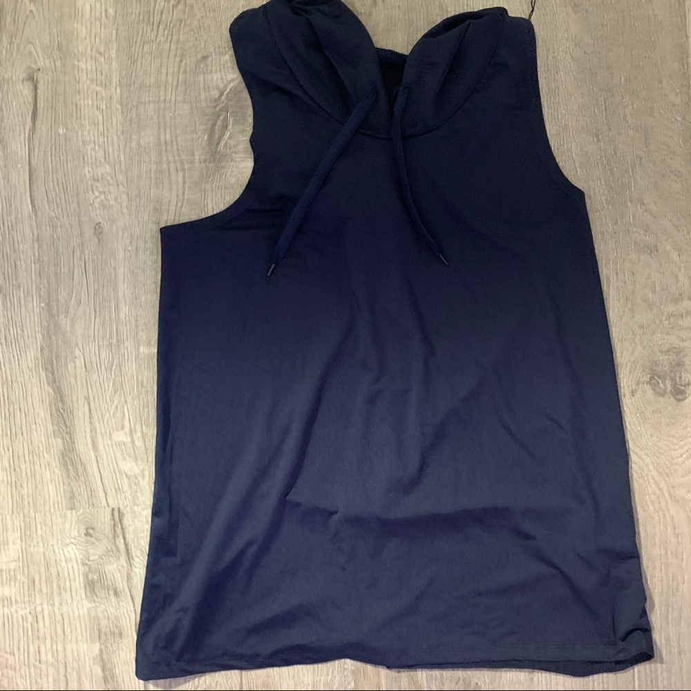 NWT Regnax workout Top sz L